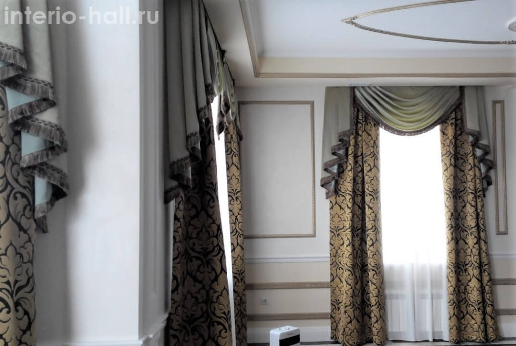 классические шторы с ламбрекенами в доме