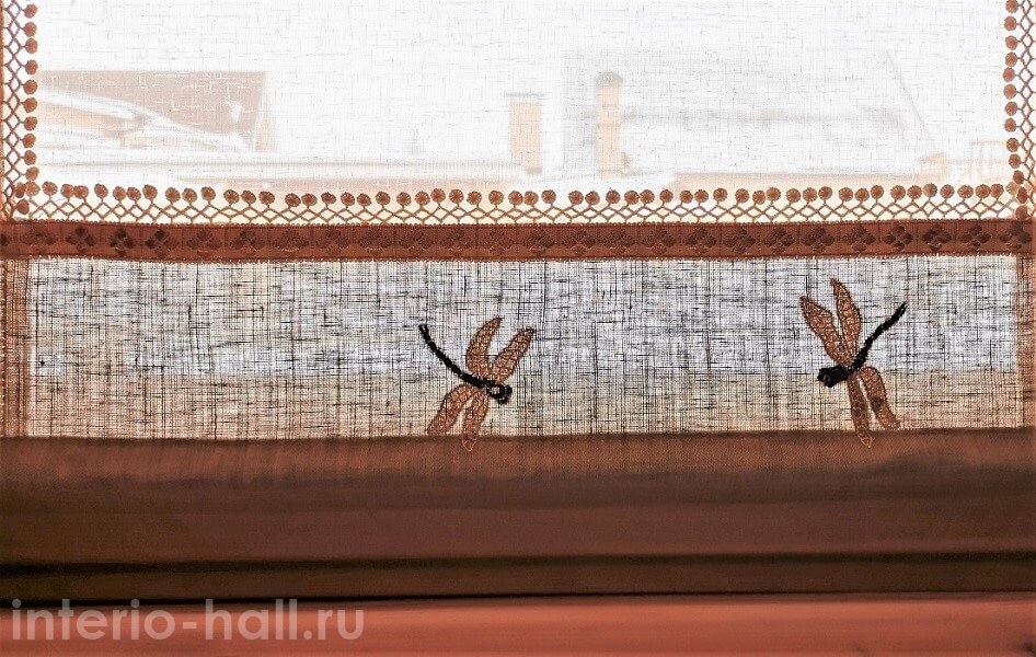 вышивка-стрекозы на шторах